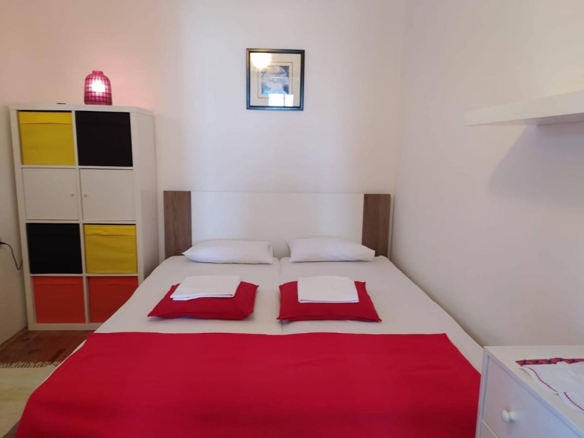 Apartments Ljerka Стара Новаля Екстериор снимка