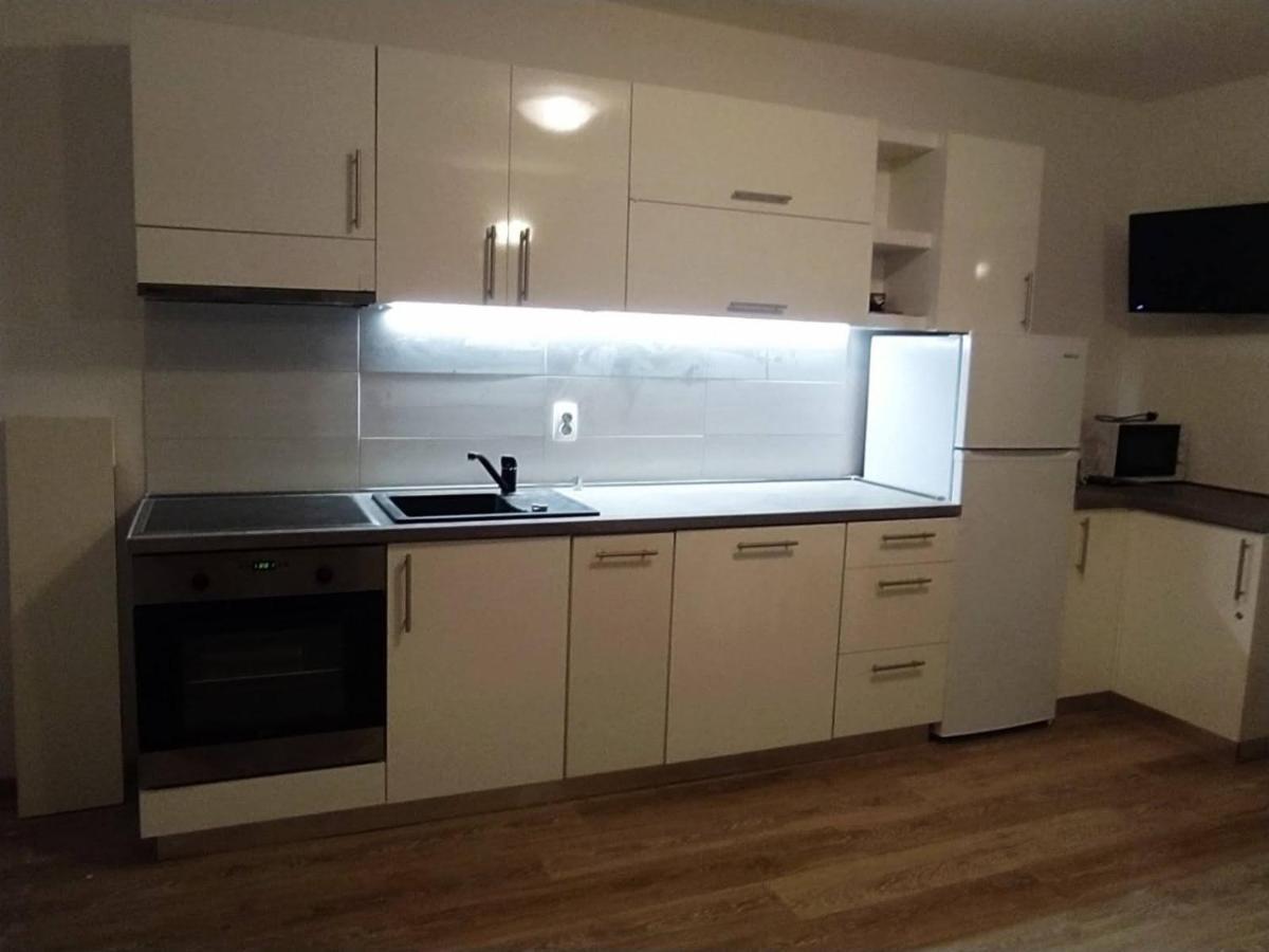 Apartments Ljerka Стара Новаля Екстериор снимка
